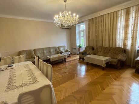 5-комнатная квартира, 140 м², Elmlər Akademiyası: 550 000 ₼ 2