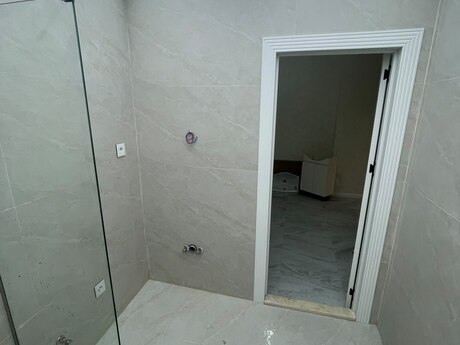 Qara Qarayevdə 2 otaqlı yeni tikili mənzil satılır, 69 m², 200 000 AZN, şəkil 5 / 10
