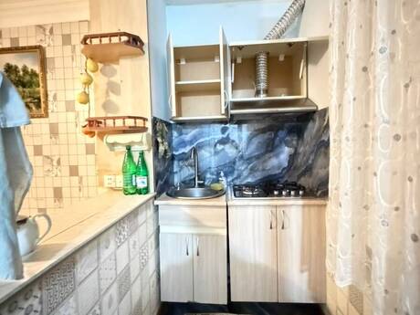 8 Noyabrda 3 otaqlı köhnə tikili mənzil satılır, 85 m², 213 000 AZN, şəkil 2 / 12