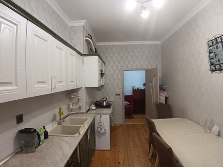 4 otaq · 135 m² · 5/16 mərtəbə, Qara Qarayev