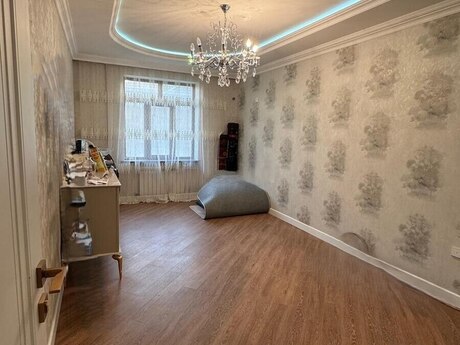 Yeni Günəşlidə 5 otaqlı köhnə tikili mənzil satılır, 120 m², 250 000 AZN, şəkil 4 / 10