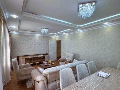 Yeni Günəşlidə 5 otaqlı köhnə tikili mənzil satılır, 120 m², 250 000 AZN, şəkil 2 / 10