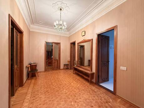 3-room apartment for rent, 150 m², İçəri Şəhər: 2 500 ₼/mo 3