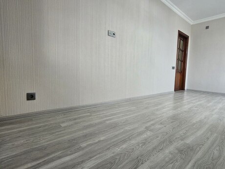 Neftçilərdə 2 otaqlı köhnə tikili mənzil satılır, 49 m², 126 000 AZN, şəkil 2 / 12
