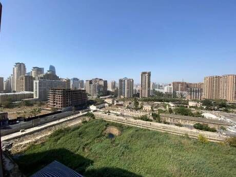 Ağ şəhərdə 2 otaqlı yeni tikili mənzil satılır, 107 m², 385 000 AZN, şəkil 2 / 12