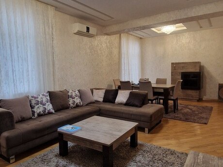 Аренда: 3-комнатная квартира, 100 м², Elmlər Akademiyası: 1 100 ₼/мес 2