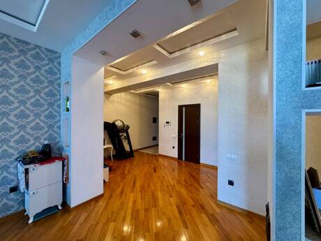 3-комнатная квартира, 140 м², 28 May: 468 000 ₼ 2