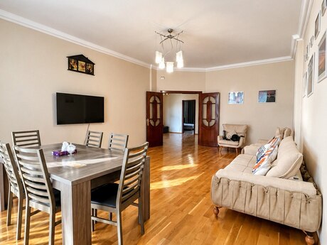 Аренда: 4-комнатная квартира, 140 м², Elmlər Akademiyası: 1 400 ₼/мес 4
