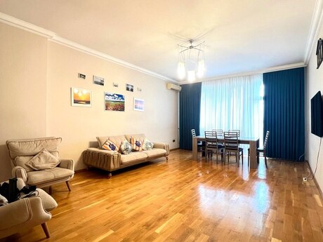 Аренда: 4-комнатная квартира, 140 м², Elmlər Akademiyası: 1 400 ₼/мес 2
