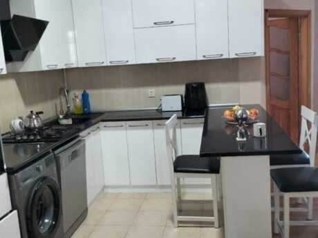 3-room new-build apartment for sale in Qara Qarayev, 75 m², 215 000 AZN, photo 2 / 9