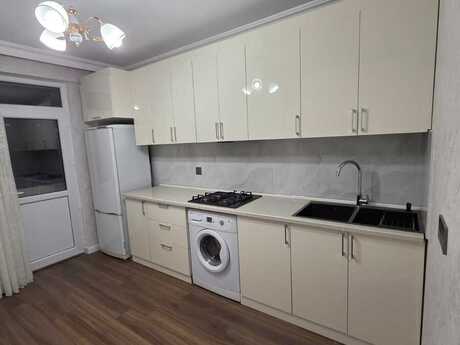 Əhmədlidə 2 otaqlı köhnə tikili mənzil satılır, 65 m², 175 000 AZN, şəkil 3 / 9