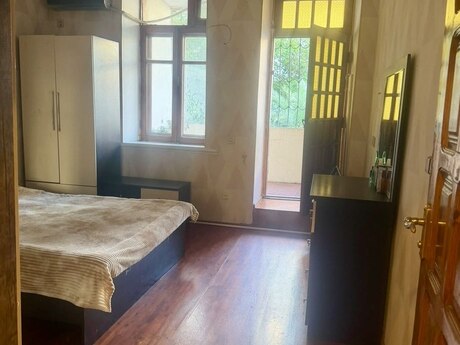Elan №6518491 - Bakı, 28 May m., 3 otaqlı, 70 m², 2/3 mərtəbə