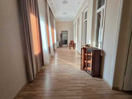 Elan №6518638 - Bakı, Sahil m., 5 otaqlı, 123.5 m², 2/3 mərtəbə