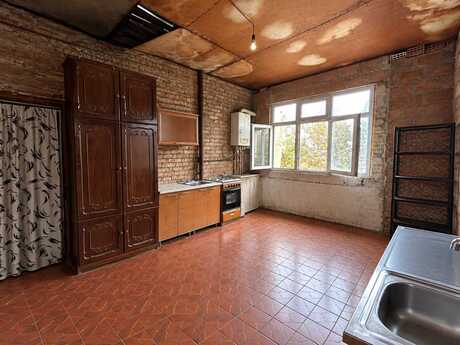 Bayılda 4 otaqlı köhnə tikili mənzil satılır, 120 m², 140 000 AZN, şəkil 4 / 12