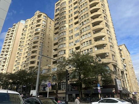 4 otaq · 200 m² · 12/16 mərtəbə, Nizami