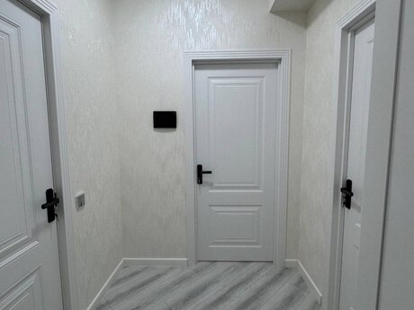 Qurtuluş 93 kompleksində 2 otaqlı yeni tikili mənzil satılır, 44 m², 75 000 AZN, şəkil 2 / 10