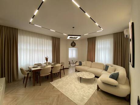 2 otaq · 93 m² · 10/20 mərtəbə, Şah İsmayıl Xətai