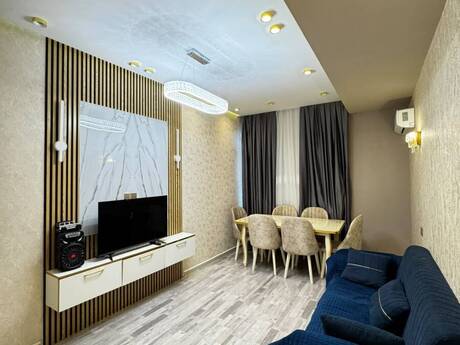 2 rooms · 80 m² · floor 8/17, Həzi Aslanov