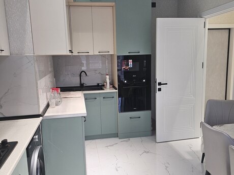 Qara Qarayevdə 2 otaqlı yeni tikili mənzil kirayə verilir, 65 m², 700 AZN/ay, şəkil 2 / 11