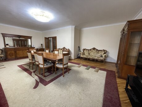 İnşaatçılarda 3 otaqlı yeni tikili mənzil kirayə verilir, 180 m², 900 AZN/ay, şəkil 4 / 12