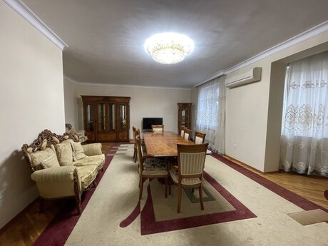 İnşaatçılarda 3 otaqlı yeni tikili mənzil kirayə verilir, 180 m², 900 AZN/ay, şəkil 5 / 12