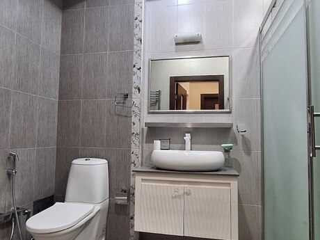 Memar Əcəmidə 2 otaqlı yeni tikili mənzil kirayə verilir, 68 m², 700 AZN/ay, şəkil 2 / 5