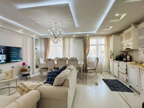 3 otaq · 107 m² · 4/18 mərtəbə, İnşaatçılar