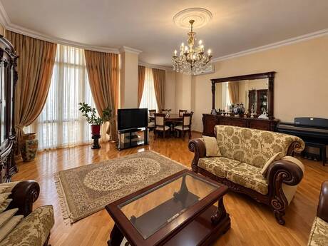 Elan №6519034 - Bakı, Nərimanov r., 4 otaqlı, 205 m², 6/16 mərtəbə