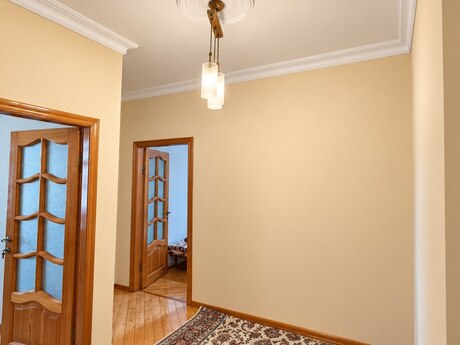 Yeni Günəşlidə 5 otaqlı köhnə tikili mənzil satılır, 110 m², 227 000 AZN, şəkil 4 / 10