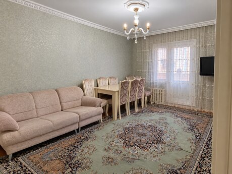Yeni Günəşlidə 5 otaqlı köhnə tikili mənzil satılır, 110 m², 227 000 AZN, şəkil 2 / 10