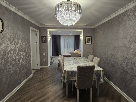 İnşaatçılarda 3 otaqlı köhnə tikili mənzil satılır, 90 m², 215 000 AZN, şəkil 2 / 12