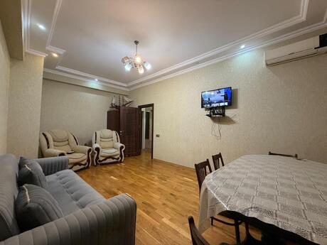 Kirayə 1 otaqlı mənzil, 46 m², Azadlıq Prospekti: 500 ₼/ay 2
