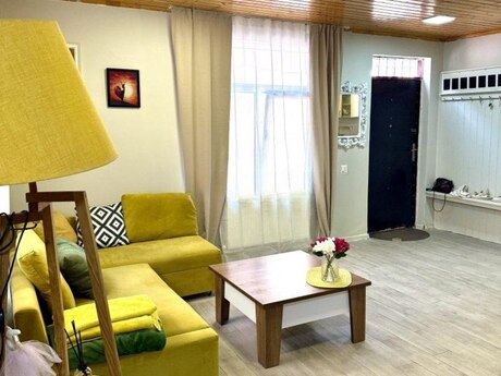 2 otaq · 90 m² · 1/1 mərtəbə, Elmlər Akademiyası