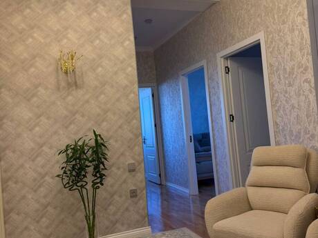 2 otaq · 67,7 m² · 8/10 mərtəbə, Memar Əcəmi