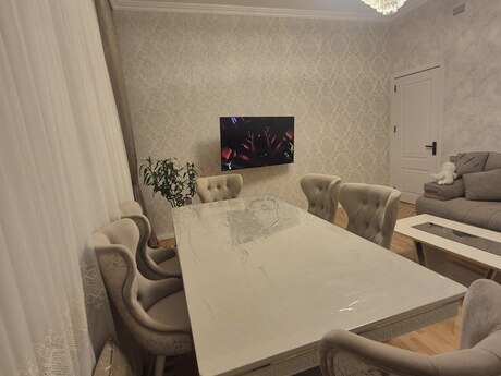Продаётся 2-комнатная квартира в новостройке, Memar Əcəmi, 83 м², 250 000 AZN, фото 2 / 12