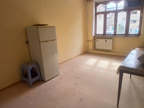 Сдаётся 1-комнатная квартира в старом фонде, Azadlıq Prospekti, 18 м², 280 AZN/мес, фото 3 / 4