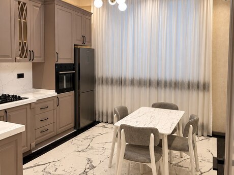 Koroğlu Residence kompleksində 3 otaqlı yeni tikili mənzil kirayə verilir, 115 m², 2 000 AZN/ay, şəkil 5 / 12