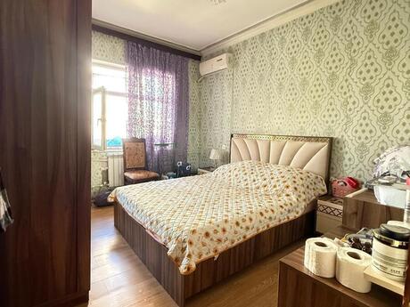 İnşaatçılarda 2 otaqlı köhnə tikili mənzil satılır, 65 m², 157 000 AZN, şəkil 3 / 8