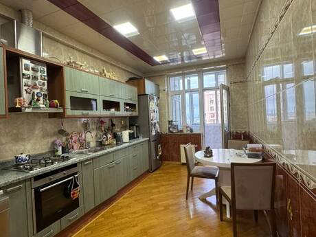 İnşaatçılarda 4 otaqlı köhnə tikili mənzil satılır, 160 m², 360 000 AZN, şəkil 5 / 7
