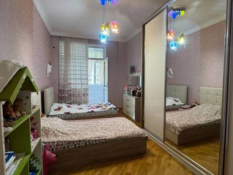 İnşaatçılarda 4 otaqlı köhnə tikili mənzil satılır, 160 m², 360 000 AZN, şəkil 3 / 7