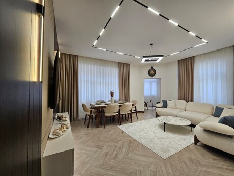 Elan №6519518 - Bakı, Şah İsmayıl Xətai m., 2 otaqlı, 93 m², 10/18 mərtəbə