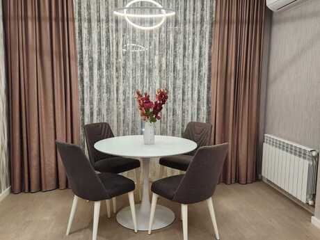 Elan №6519588 - Bakı, Şah İsmayıl Xətai m., 2 otaqlı, 80 m², 10/15 mərtəbə