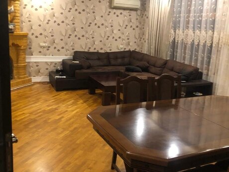 6-cı mikrorayonda 4 otaqlı köhnə tikili mənzil satılır, 120 m², 260 000 AZN, şəkil 5 / 12