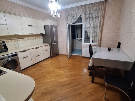 Сдаётся 4-комнатная квартира в новостройке, Neftçilər, 136 м², 1 000 AZN/мес, фото 3 / 10