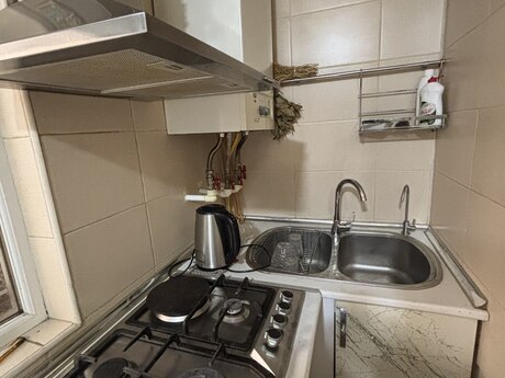 8-ci mikrorayonda 3 otaqlı köhnə tikili mənzil kirayə verilir, 52 m², 750 AZN/ay, şəkil 5 / 7