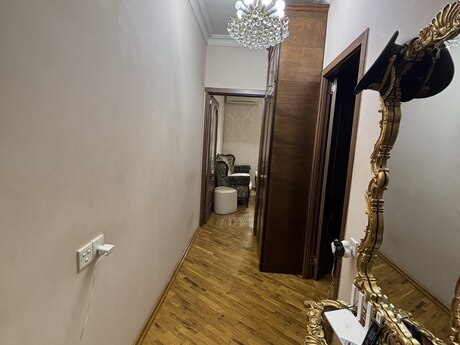 8-ci mikrorayonda 3 otaqlı köhnə tikili mənzil kirayə verilir, 52 m², 750 AZN/ay, şəkil 2 / 7