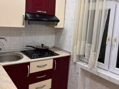 1-room old-build apartment for rent in İnşaatçılar, 30 m², 300 AZN/mo, photo 2 / 6