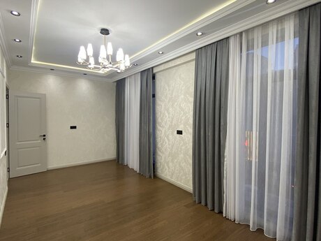 Elan №6519843 - Bakı, 28 May m., 2 otaqlı, 85 m², 3/17 mərtəbə