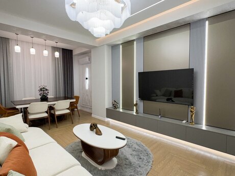 4-room new-build apartment for sale in 28 May, 145 m², 580 000 AZN, photo 2 / 12