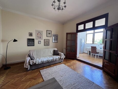 2 otaq · 60 m² · 4/5 mərtəbə, 28 May